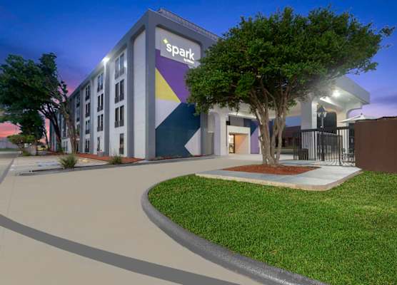 Spark by Hilton Grand Prairie 1