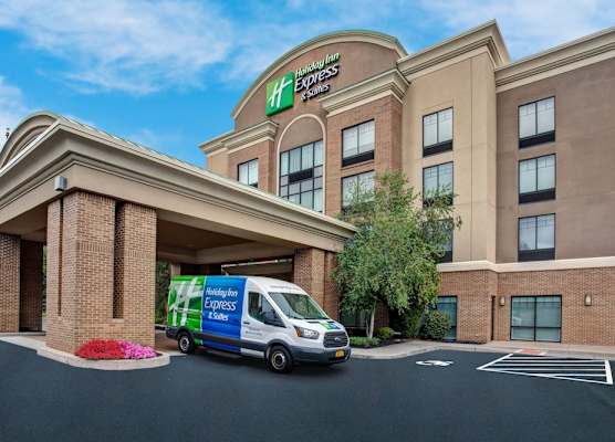 Holiday Inn Express & Suites ROCHESTER WEBSTER by IHG 1