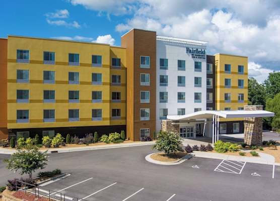Fairfield Inn & Suites Rocky Mount 1