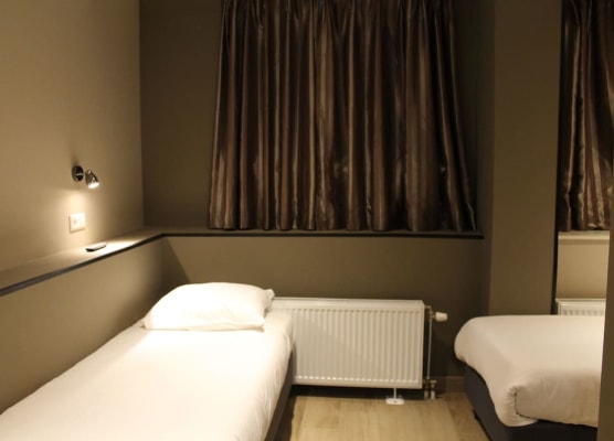 Hotel Blossoms 1