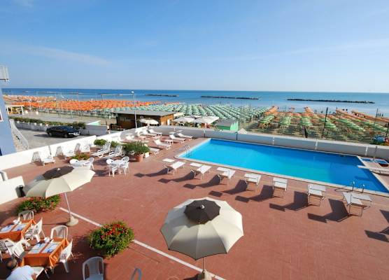 Hotel Embassy 1