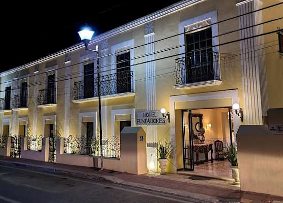 Hotel Fundadores 1