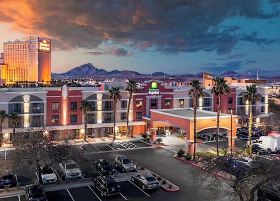 Holiday Inn Express & Suites HENDERSON by IHG 1