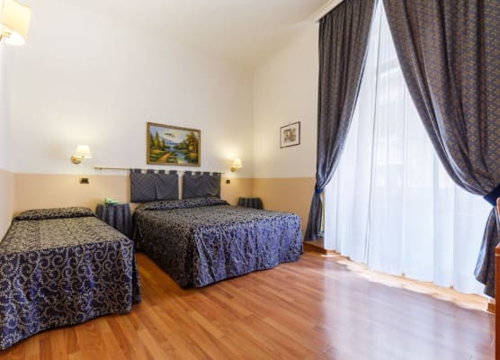 Hotel Paris 1