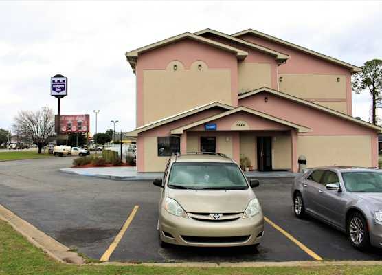 Knights Inn Albany 1