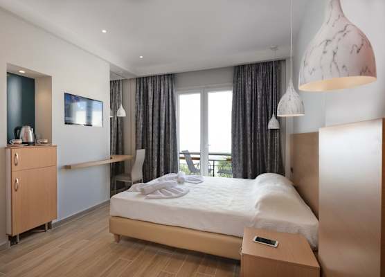 Sonia Hotel & Suites - Adults Only 1