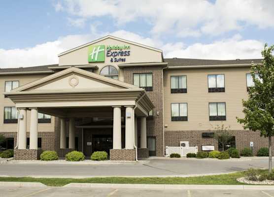 Holiday Inn Express & Suites MASON CITY by IHG 1