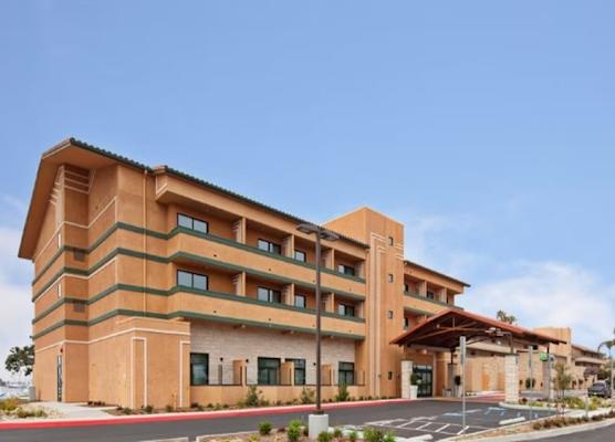 Holiday Inn Express & Suites VENTURA HARBOR by IHG 1