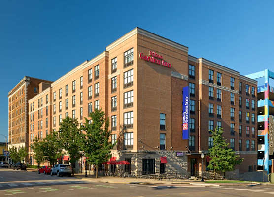 Hilton Garden Inn Bloomington 1