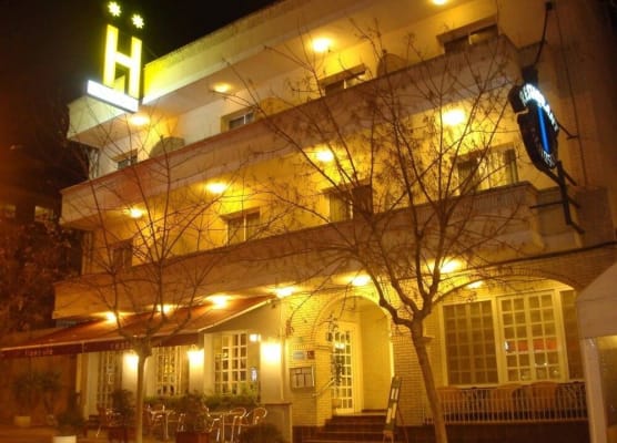 Hotel Restaurant Llansola 1