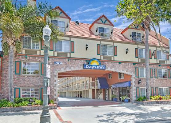 Days Inn by Wyndham Los Angeles LAX South Bay Beach City LA 1