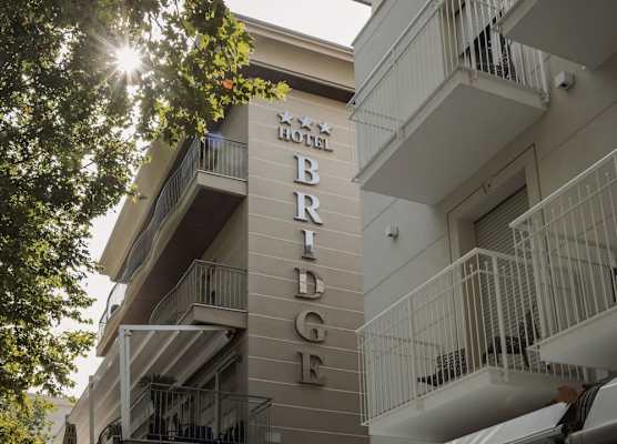 Hotel Bridge 1