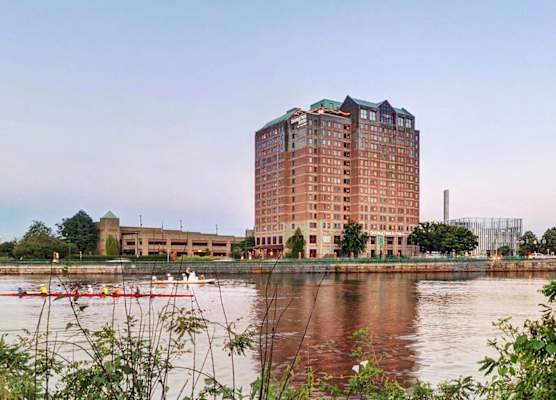 DoubleTree Suites by Hilton Hotel Boston - Cambridge 1