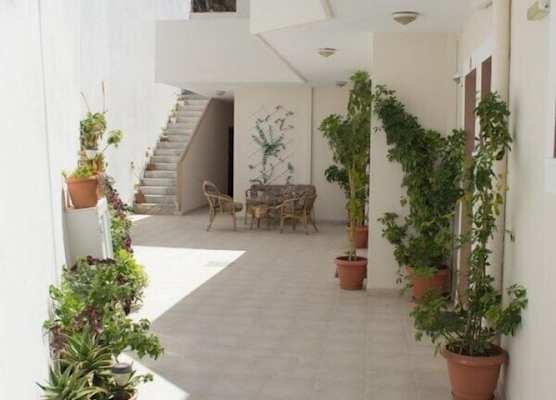 Dorana Apartments & Trekking Hotel 1