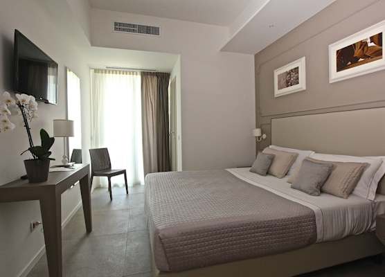 Hotel Ambassador 1