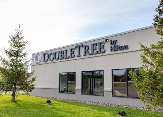 DoubleTree by Hilton Austin, MN 1