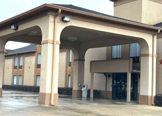 Days Inn & Suites by Wyndham Eunice 1