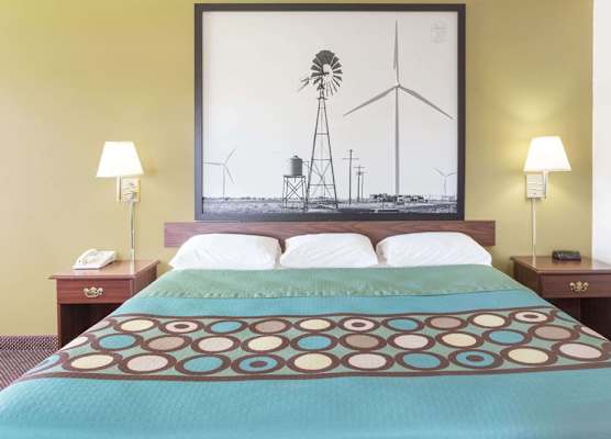 Super 8 by Wyndham Cresco IA 1
