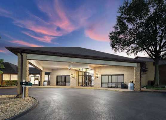 Baymont Inn and Suites by Wyndham Farmington, MO 1