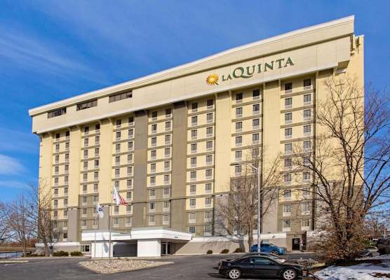 La Quinta by Wyndham Springfield 1