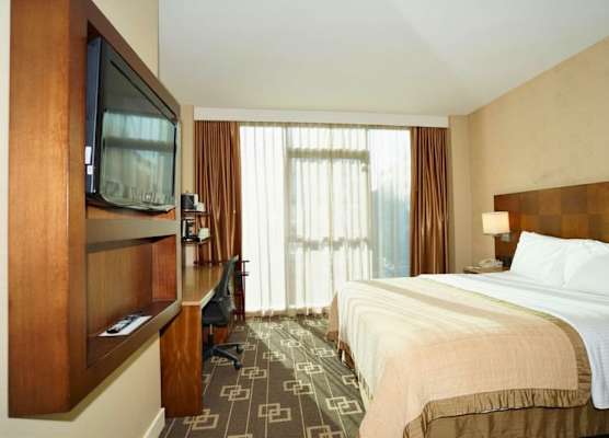 Wyndham Garden Chinatown 1