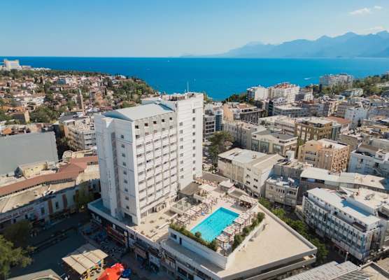 Best Western Plus Khan Hotel 1