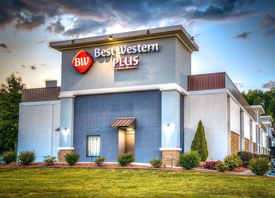 Best Western Plus Yadkin Valley Inn & Suites 1