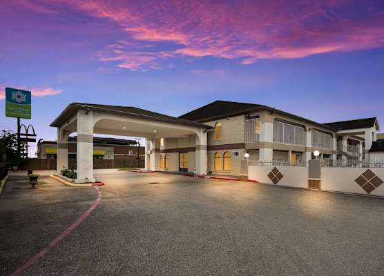 SureStay Hotel by Best Western Deer Park 1