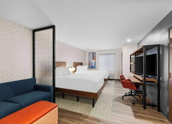 Everhome Suites Lexington - Horse Park 1