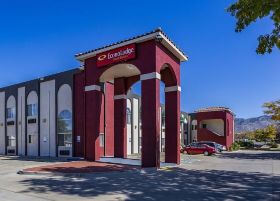 Econo Lodge Inn & Suites Albuquerque East I-40 Eubank Exit 1