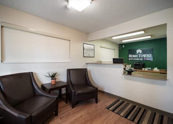 HomeTowne Studios by Red Roof Seattle - Kent/Des Moines 1