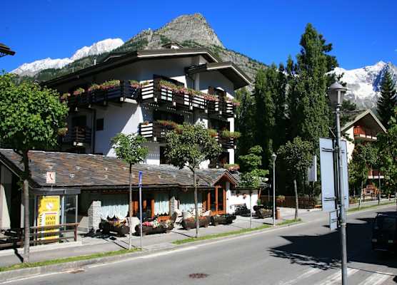 Hotel Les Jumeaux Courmayeur 1