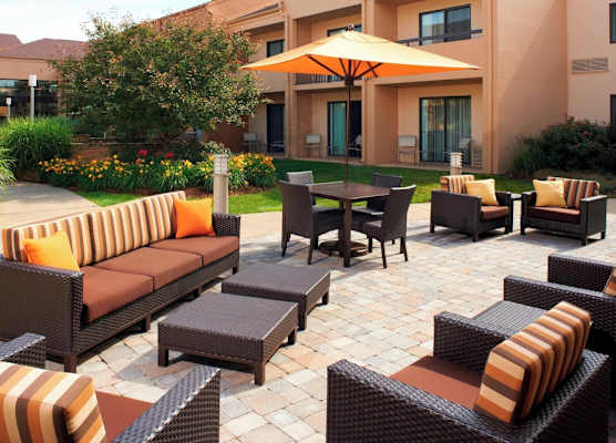 Courtyard by Marriott Rockford 1
