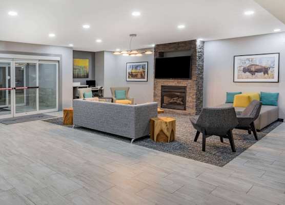 La Quinta Inn & Suites by Wyndham Ardmore 1