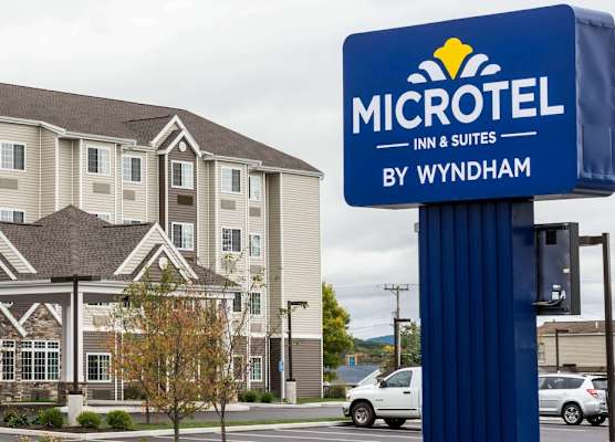 Microtel Inn & Suites by Wyndham Altoona 1