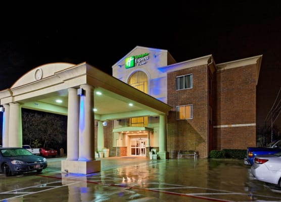 Holiday Inn Express & Suites SAN ANTONIO SOUTH by IHG 1