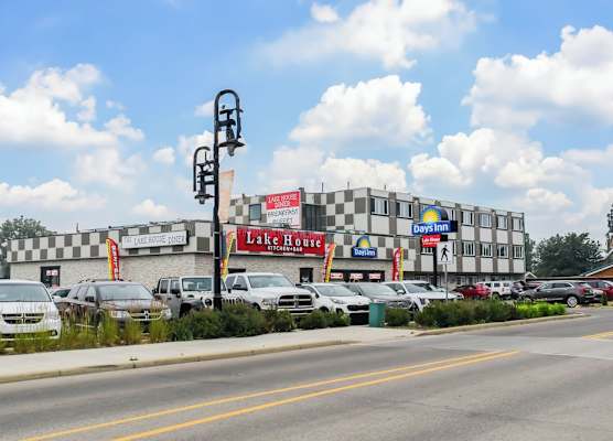 Days Inn by Wyndham Sylvan Lake 1