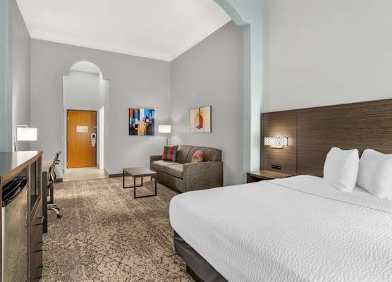 Best Western Plus New Caney Inn & Suites 1