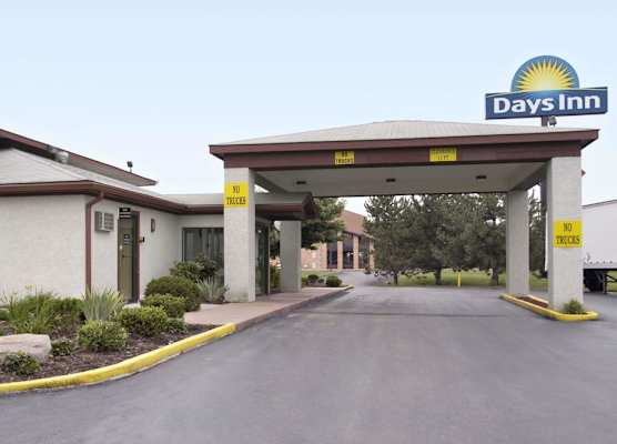 Days Inn by Wyndham Plainfield 1