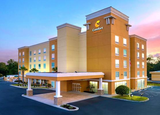 Comfort Suites Lake City 1