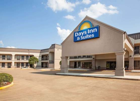 Days Inn & Suites by Wyndham Tyler 1