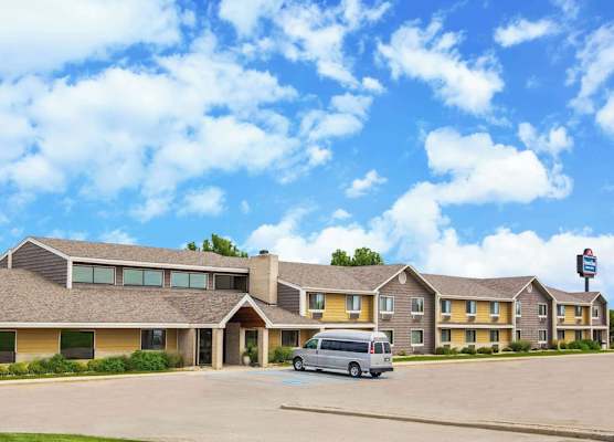 AmericInn by Wyndham Clear Lake 1