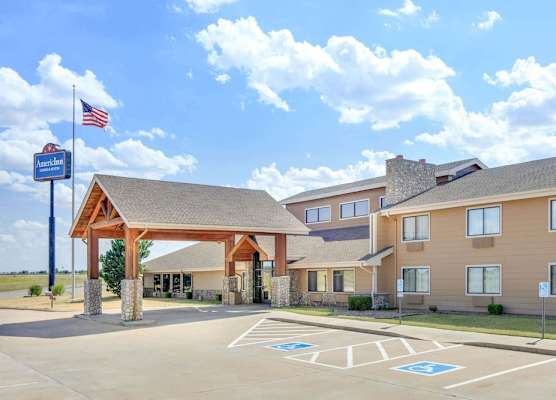 AmericInn by Wyndham Sayre 1