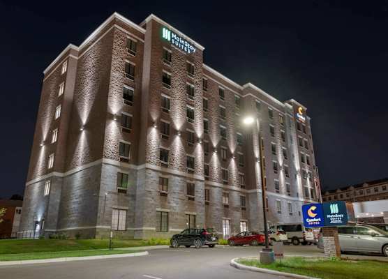 Comfort Suites Cincinnati University - Downtown 1