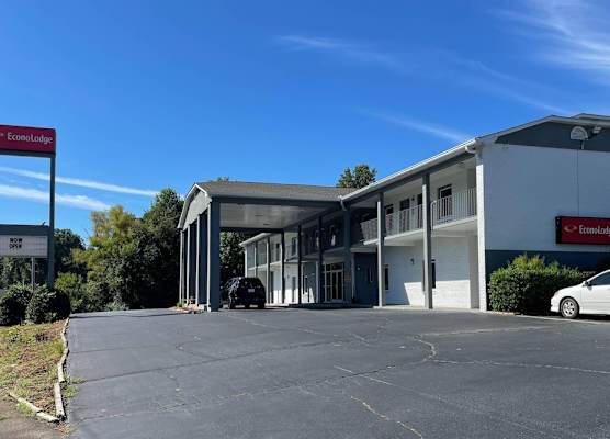 Econo Lodge Forest City 1
