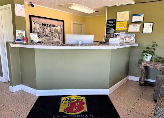 Super 8 by Wyndham Picayune 1