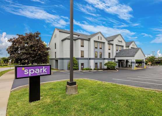 Spark by Hilton Cincinnati Airport South 1