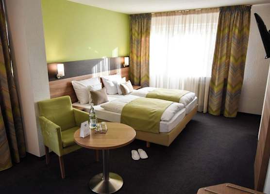 Martins Klause Airport Messe Hotel - Air Conditioning - Self Check-In available 1