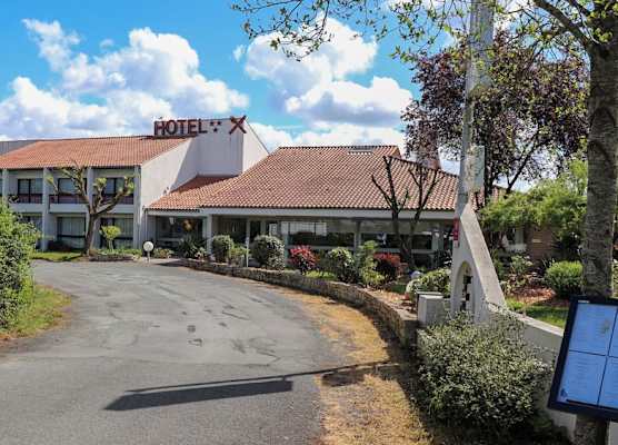 Hôtel-Restaurant La Belle Poule - 1