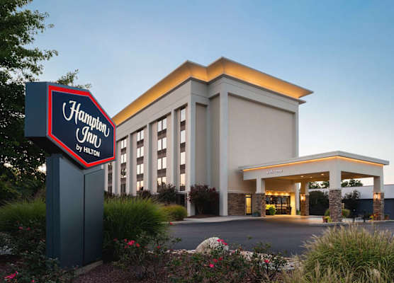 Hampton Inn Charlottesville 1